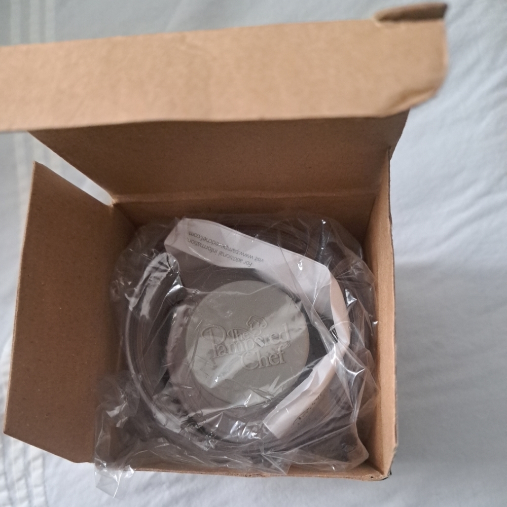 The Pampered Chef Ice Cream Sandwich Maker 2485-02 plastic rubber 3" with box